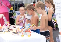 July 30, 2024: Sen. Tartaglione distributed hundreds of free bookbags, as well as hot dogs, cotton candy and drinks,  to young students in Bridesburg yesterday during the first in her series of Community Days across the 2nd District.