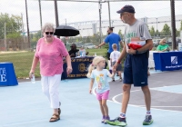 July 30, 2024: Sen. Tartaglione distributed hundreds of free bookbags, as well as hot dogs, cotton candy and drinks,  to young students in Bridesburg yesterday during the first in her series of Community Days across the 2nd District.