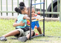 July 30, 2024: Sen. Tartaglione distributed hundreds of free bookbags, as well as hot dogs, cotton candy and drinks,  to young students in Bridesburg yesterday during the first in her series of Community Days across the 2nd District.